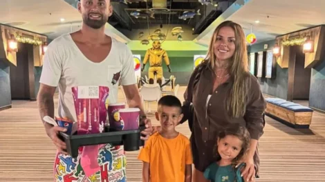 Jogador que perdeu família em terremoto "está sedado", diz irmã