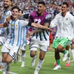 Julián Álvarez faz golaço, Argentina ganha da Suíça na prorrogação e vai à semifinal da Copa