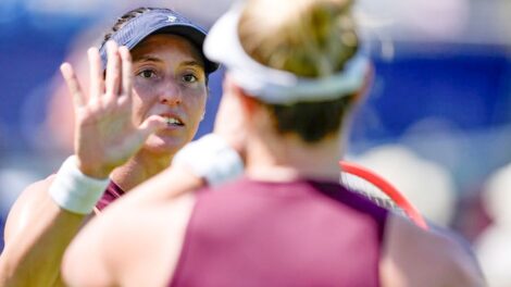 Luisa Stefani avança às oitavas de final nas duplas em Wimbledon