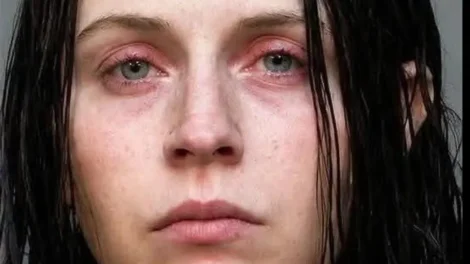 Mãe de 16 crianças encontradas em casa insalubre perdeu gêmeas siamesas