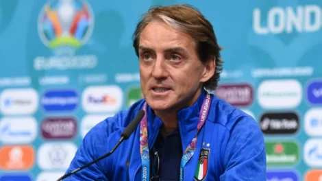 Mancini é apresentado pela Itália e diz: 'Queremos ser o time a ser batido'