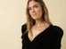 Mandy Moore mostra corpo real após três gestações: “Pele flácida e tudo”