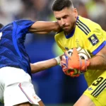 Mbappé explode no fim do jogo e atitude contra Unai Simón viraliza