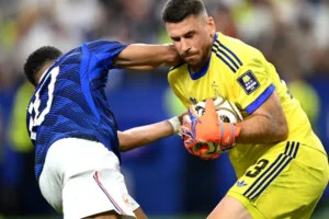 Mbappé explode no fim do jogo e atitude contra Unai Simón viraliza