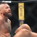 McGregor retorna ao UFC após cinco anos, mas perde com 69 segundos para Holloway