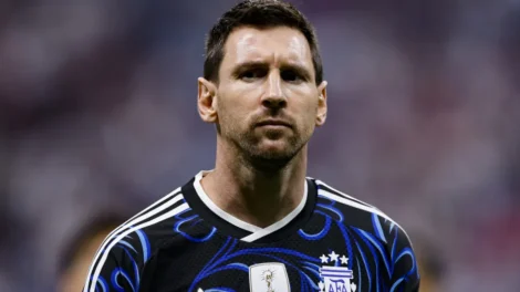 Messi volta a palco de derrota que causou sua 'aposentadoria' da seleção