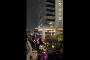 Mexicanos fazem "festa" de madrugada em hotel onde está a seleção inglesa