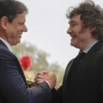 Milei recebe de Tarcísio mais alta honraria do Estado de São Paulo