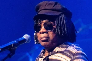 Milton Nascimento é internado com pneumonia em emergência