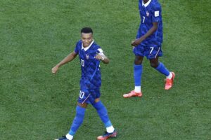 Mirando recordes de todos os tipos, França amplia status de favorita