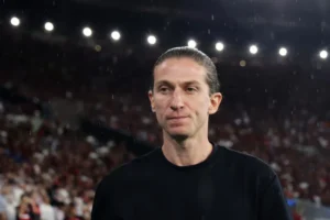 Monaco anuncia a contratação de Filipe Luís até junho de 2028
