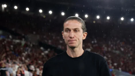 Monaco anuncia a contratação de Filipe Luís até junho de 2028