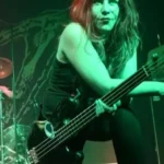Morre Jennifer Finch, da banda L7, 5 dias após revelar câncer agressivo