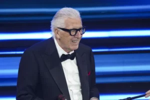Morre Peppino di Capri, voz de “Champagne” e “Roberta”, aos 86