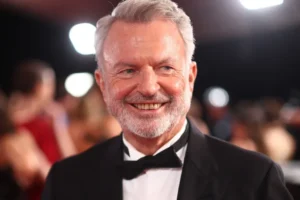 Morre Sam Neill, ator de "Jurassic Park", "Peaky Blinders" e "O Piano"