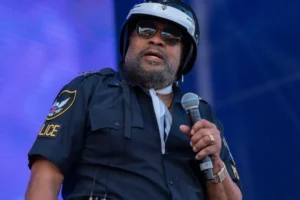 Morre Victor Willis, vocalista do Village People e voz de "Y.M.C.A."