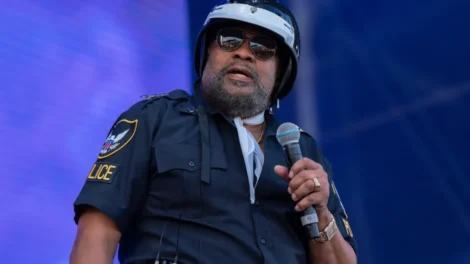 Morre Victor Willis, vocalista do Village People e voz de "Y.M.C.A."