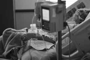 Mulher morre após ficar com intestino perfurado em colonoscopia em SP