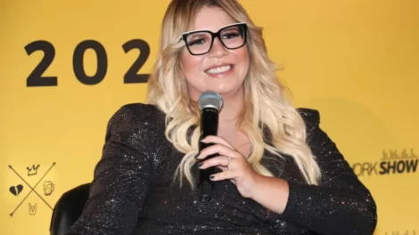 Música inédita de Marília Mendonça chega ao público nesta quarta