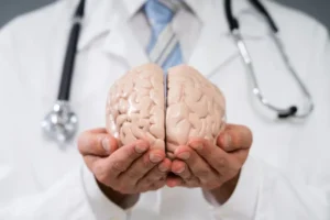 Neurologistas alertam para hábito que envelhece o cérebro mais depressa