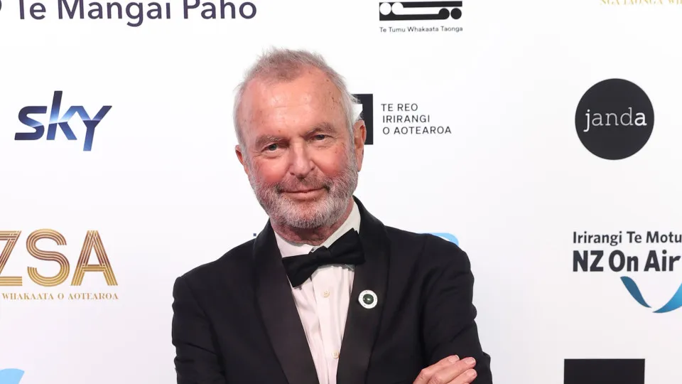 Nicole Kidman e diretor de 'Jurassic World' lamentam morte de Sam Neill