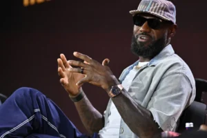Novo time de LeBron vive jejum e tem outras estrelas no elenco; conheça