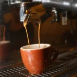 O que acontece no corpo quando bebemos café (e quando paramos de tomar)