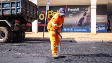 Obras de recapeamento asfáltico interditam parcialmente a Avenida Gastão Vidigal nesta segunda-feira (6)