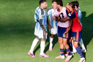 Otamendi parte para cima de Rodri após final e dispara: “Idiota”