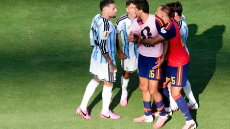 Otamendi parte para cima de Rodri após final e dispara: “Idiota”