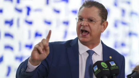 PF diz que compra de imóvel de Sóstenes não teve origem dos recursos comprovada