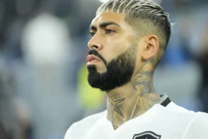 Palmeiras preserva Barboza e prepara estreia do zagueiro após a Copa