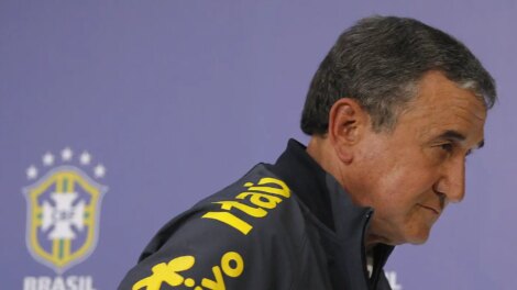 Parreira permanece internado na UTI com quadro de infecção pulmonar