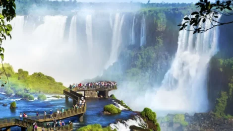 Passeio nas Cataratas do Iguaçu é suspenso após morte de turista holandês