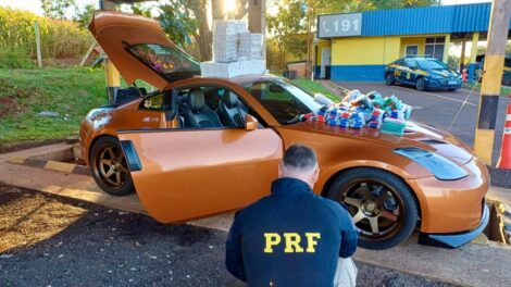 Polícia Federal apreende celulares e medicamentos emagrecedores escondidos em fundo falso de veículo na rodovia BR-277