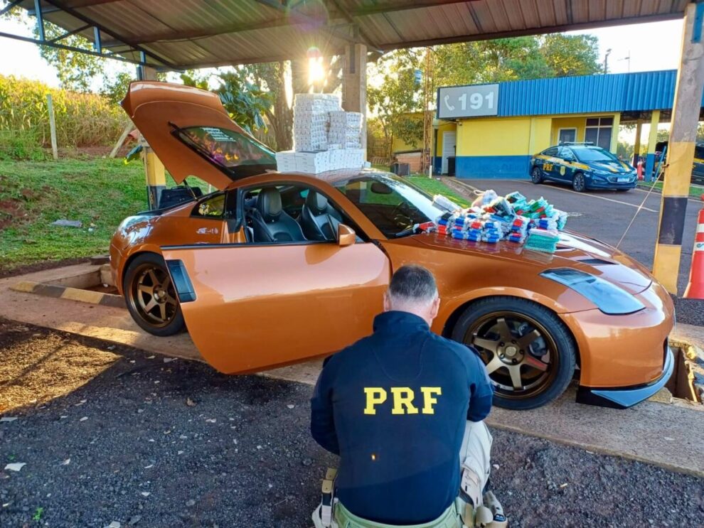 Polícia Federal apreende celulares e medicamentos emagrecedores escondidos em fundo falso de veículo na rodovia BR-277
