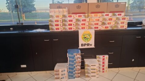 Polícia apreende carro carregado com cigarros contrabandeados na PR-323