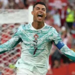 Portugal renasce no fim, vira sobre a Croácia e pega a Espanha