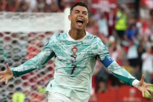 Portugal renasce no fim, vira sobre a Croácia e pega a Espanha