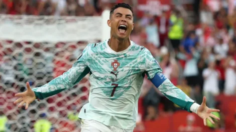 Portugal renasce no fim, vira sobre a Croácia e pega a Espanha