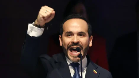 Presidente eleito da Colômbia anuncia fechamento de 14 embaixadas