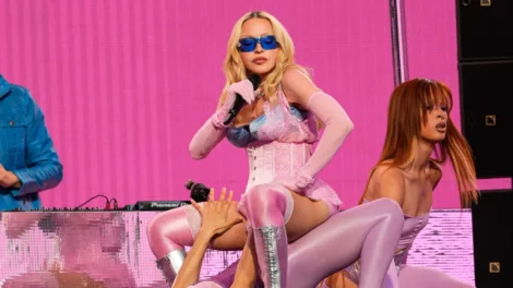 Prévia do novo álbum de Madonna reúne mais de 2 milhões de fãs em live no TikTok