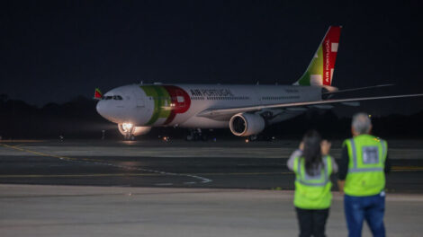 Primeiro voo direto entre Portugal e Paraná desembarca no Aeroporto Afonso Pena