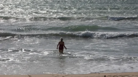 Quanto tempo uma pessoa consegue sobreviver perdida no mar?