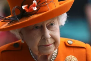Rainha Elizabeth 2ª trabalhou até horas antes de morrer, diz biógrafo