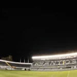 Reforma no gramado da Vila Belmiro para o 2º semestre entra na reta final