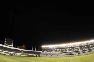 Reforma no gramado da Vila Belmiro para o 2º semestre entra na reta final