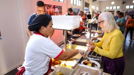 Restaurantes Populares de Maringá voltam a servir refeições nesta quarta-feira (29), após o restabelecimento da energia elétrica