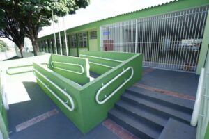 Resultado parcial de consulta sobre modelo cívico-militar em escolas municipais de Maringá indica maioria favorável; participação segue até 9 de julho
