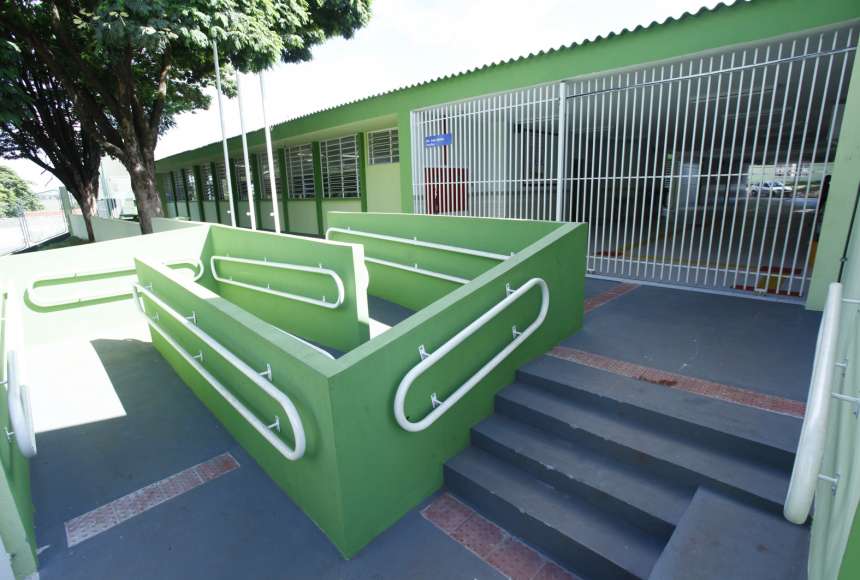 Resultado parcial de consulta sobre modelo cívico-militar em escolas municipais de Maringá indica maioria favorável; participação segue até 9 de julho